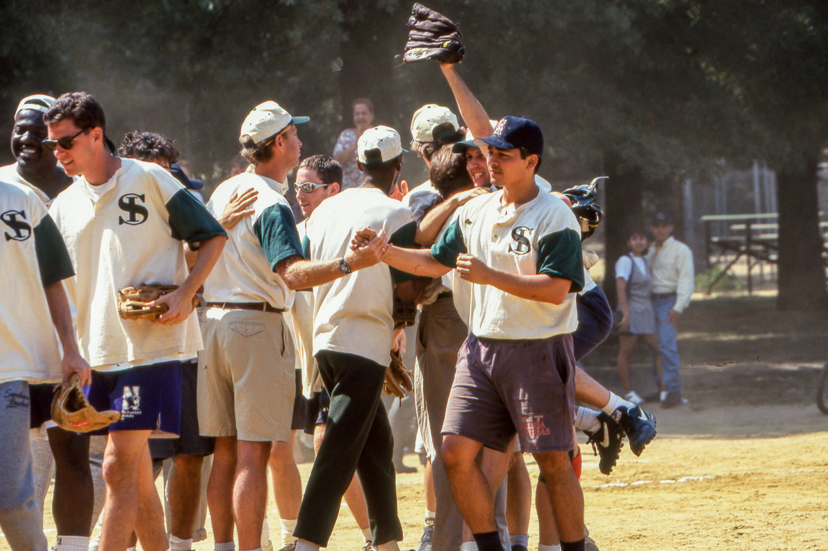 SI's 1995 championship team, including Paul Gutierrez (blue ballcap) and Teddy Greenstein (far left).
